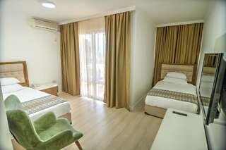 Отель Hotel Adrović Свети-Стефан Семейный люкс с 2 спальнями-2