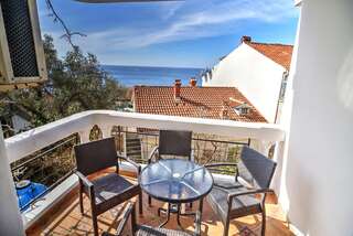 Отель Hotel Adrović Свети-Стефан Семейный люкс с 2 спальнями-4