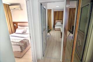 Отель Hotel Adrović Свети-Стефан Семейный люкс с 2 спальнями-6