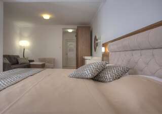 Отель Hotel Adrović Свети-Стефан Люкс с 1 спальней-1